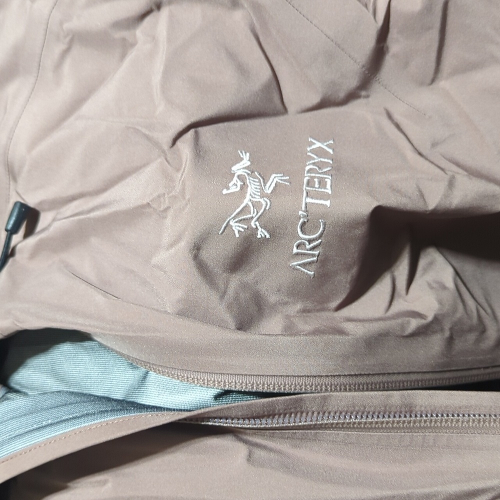 Arc'teryx women dusty pink jacket